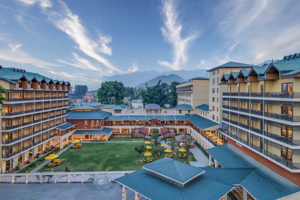 My Top 10 Favorite Hotels in Srinagar